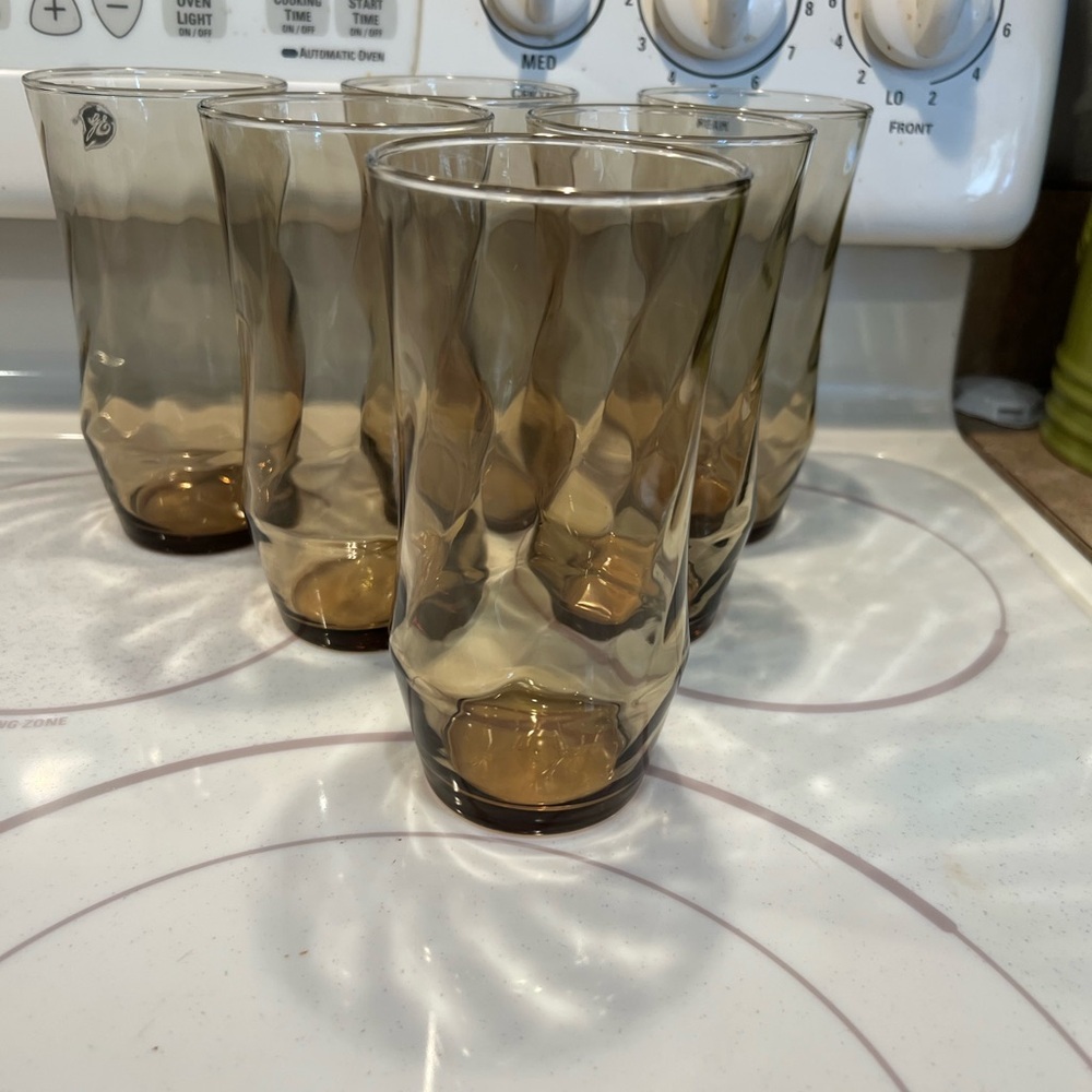 Elegant Brown Glass Tumblers Set